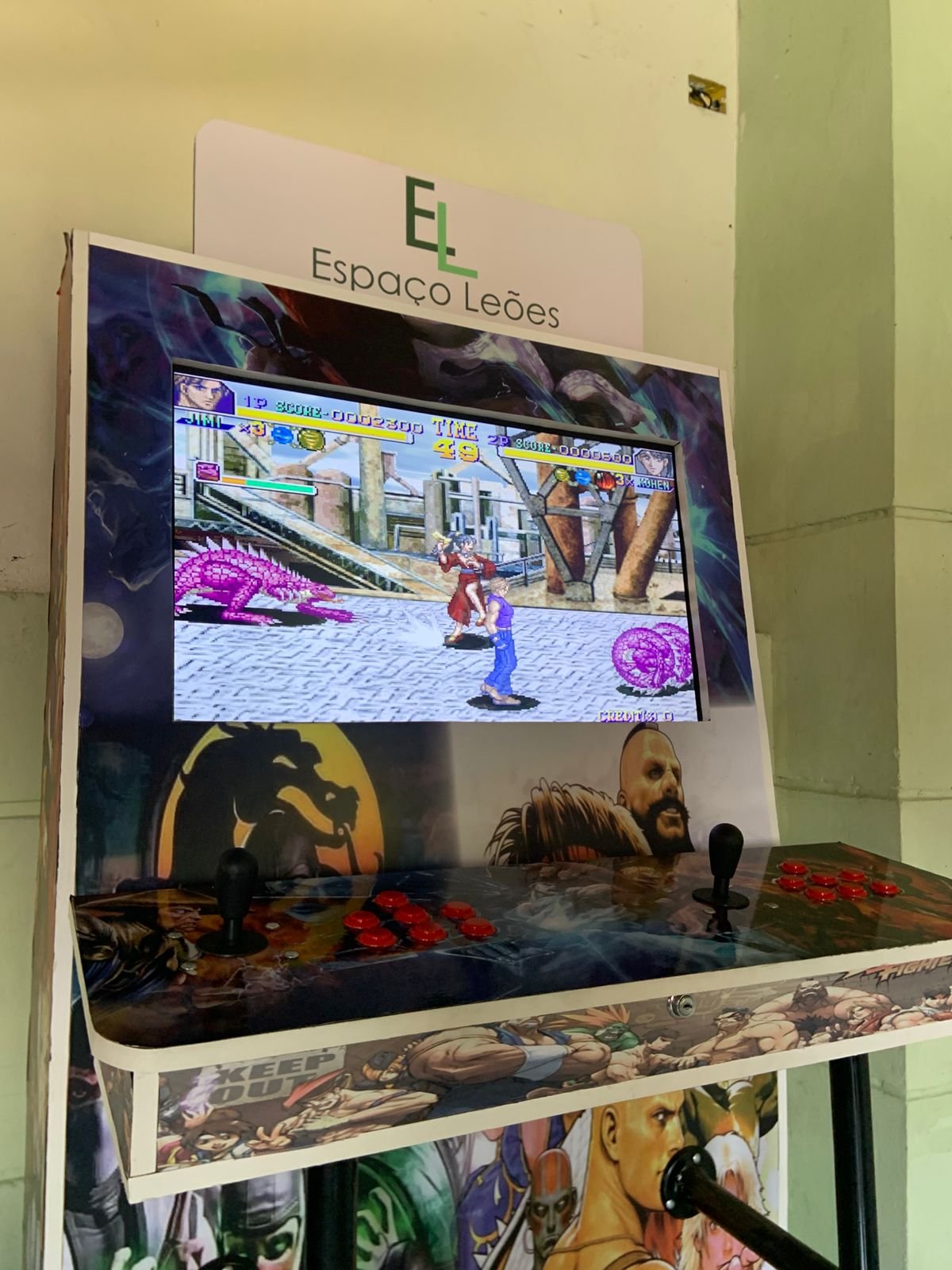 Fliperama com jogos clássicos